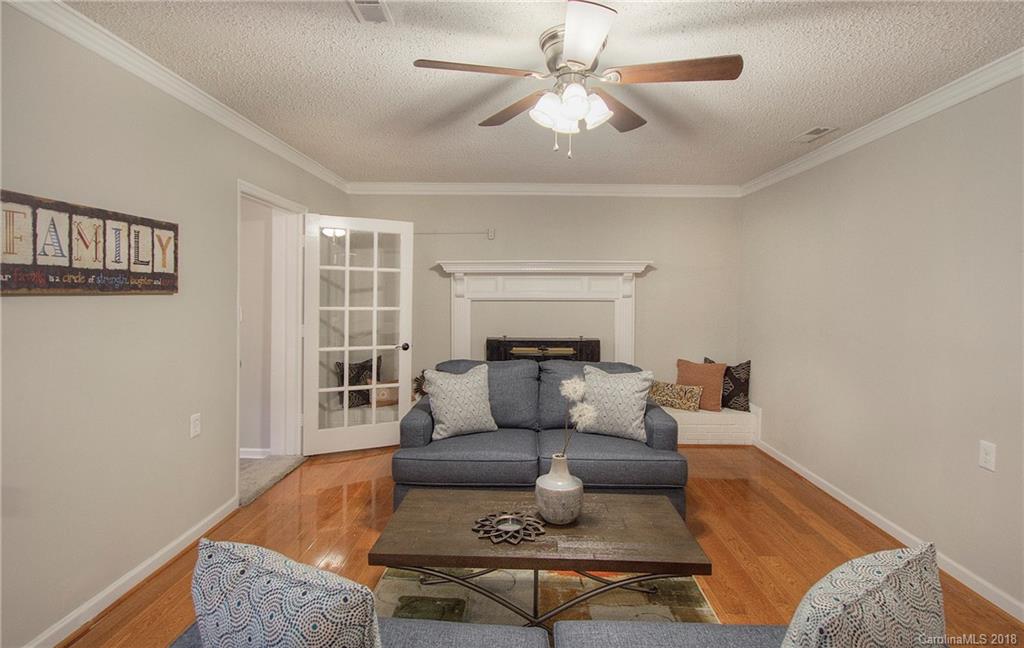 853 Log Cabin Road Charlotte, NC 28213 - Photo 15 of 28 Gallery Image 15