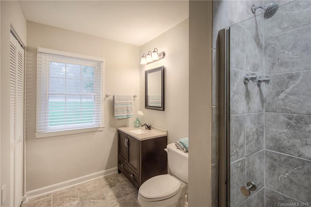 853 Log Cabin Road Charlotte, NC 28213 - Photo 17 of 28 Gallery Image 17