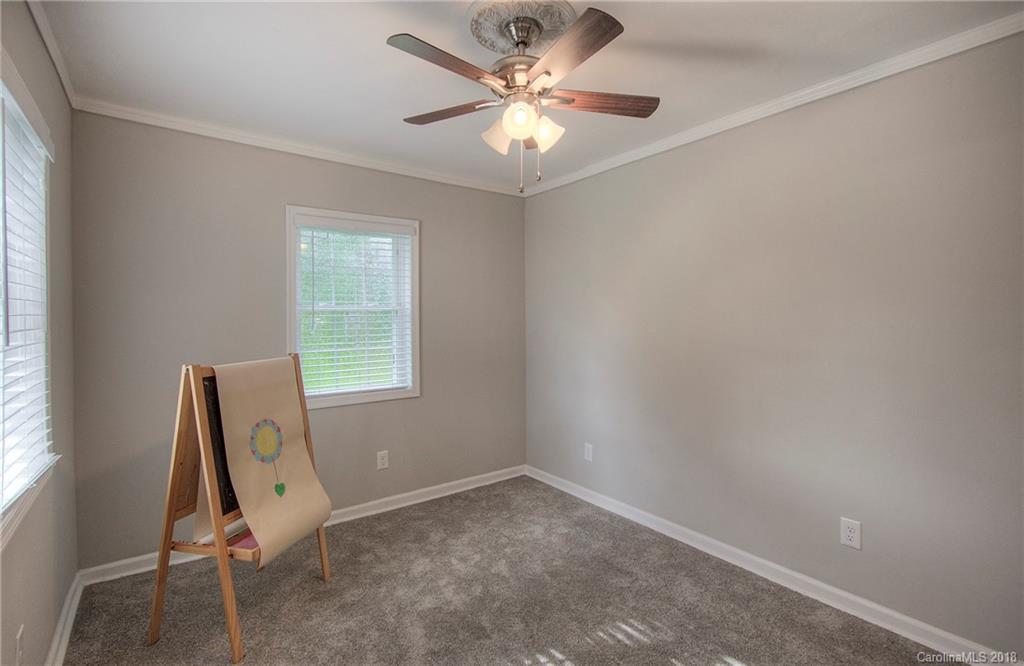 853 Log Cabin Road Charlotte, NC 28213 - Photo 18 of 28 Gallery Image 18