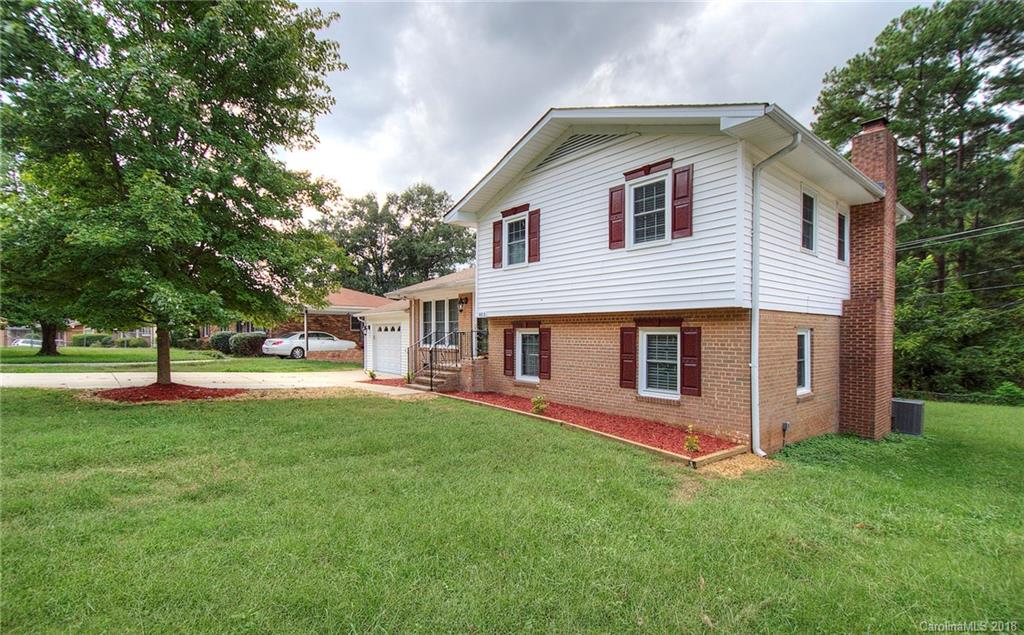853 Log Cabin Road Charlotte, NC 28213 - Photo 3 of 28 Gallery Image 3