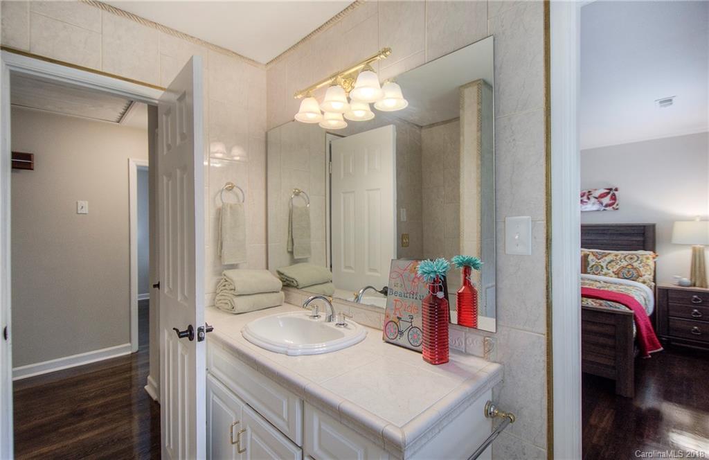853 Log Cabin Road Charlotte, NC 28213 - Photo 23 of 28 Gallery Image 23