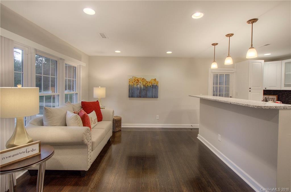 853 Log Cabin Road Charlotte, NC 28213 - Photo 4 of 28 Gallery Image 4