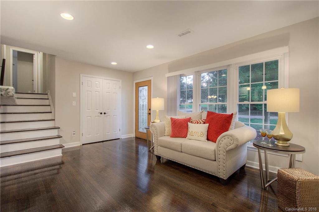 853 Log Cabin Road Charlotte, NC 28213 - Photo 6 of 28 Gallery Image 6