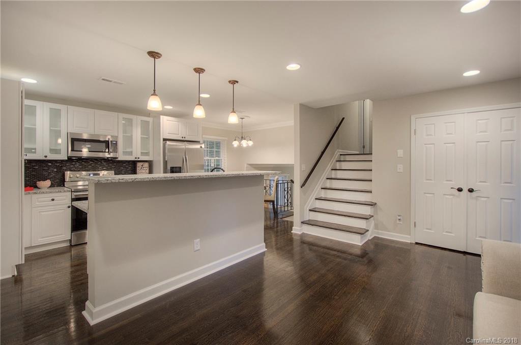853 Log Cabin Road Charlotte, NC 28213 - Photo 7 of 28 Gallery Image 7