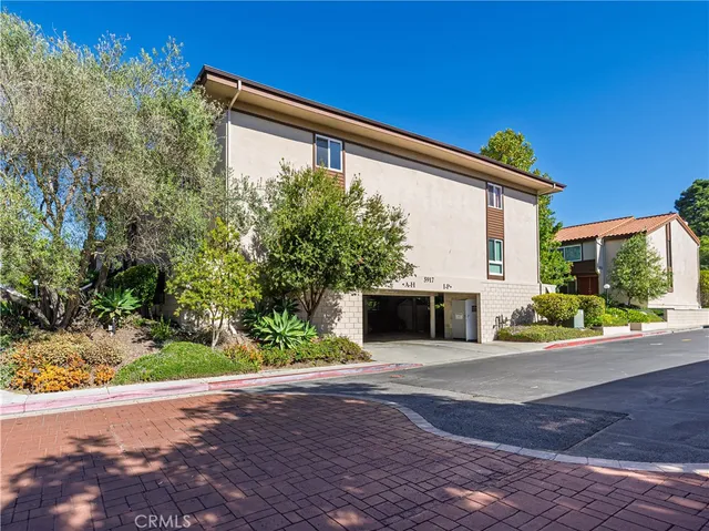 $3,450 | 5917 Armaga Spring Road, Unit H, Rancho Palos Verdes, CA 90275