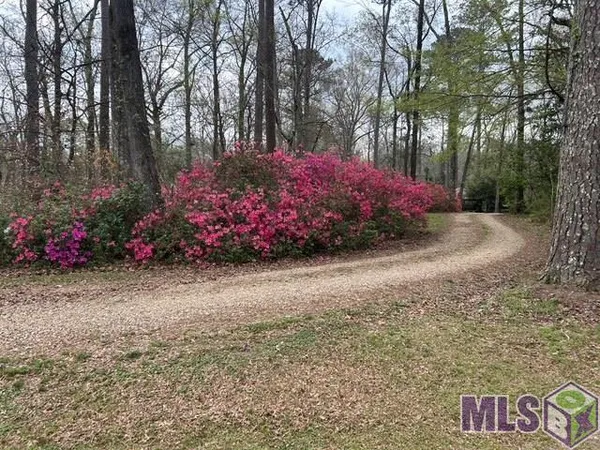 $590,000 | 10894 Bains Road, St. Francisville, LA 70775