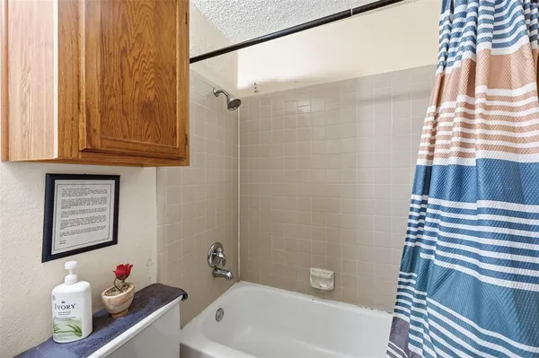 $238,500 | 412 Amber Lane, DeSoto, TX 75115