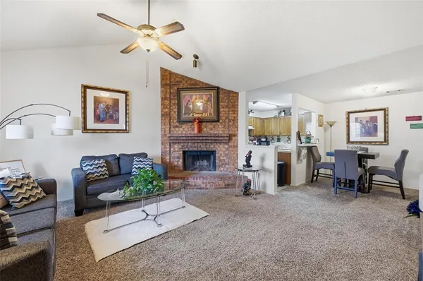 $238,500 | 412 Amber Lane, DeSoto, TX 75115