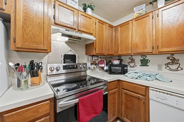 $238,500 | 412 Amber Lane, DeSoto, TX 75115