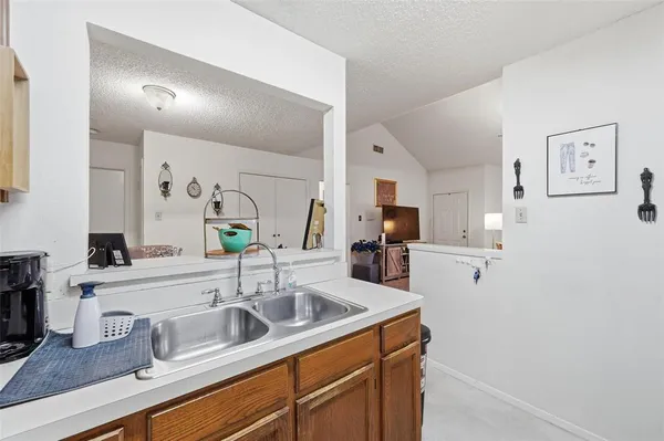 $238,500 | 412 Amber Lane, DeSoto, TX 75115