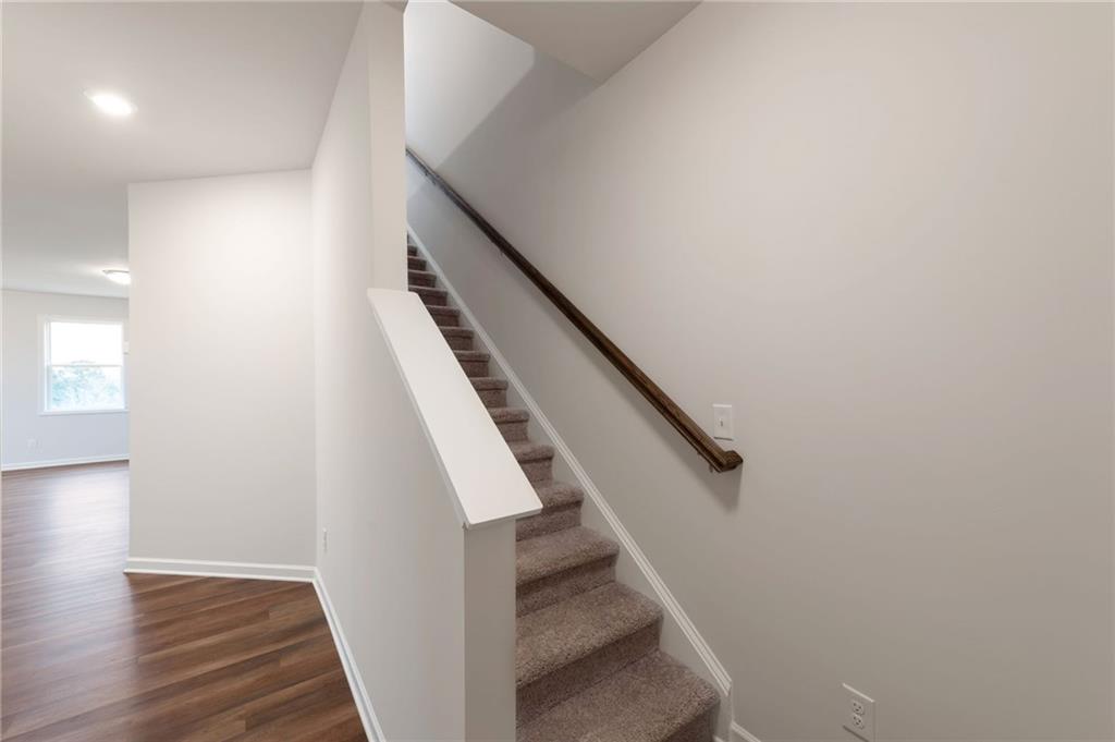 104 Windmill Court Calhoun, GA 30701 - Photo 2 of 25