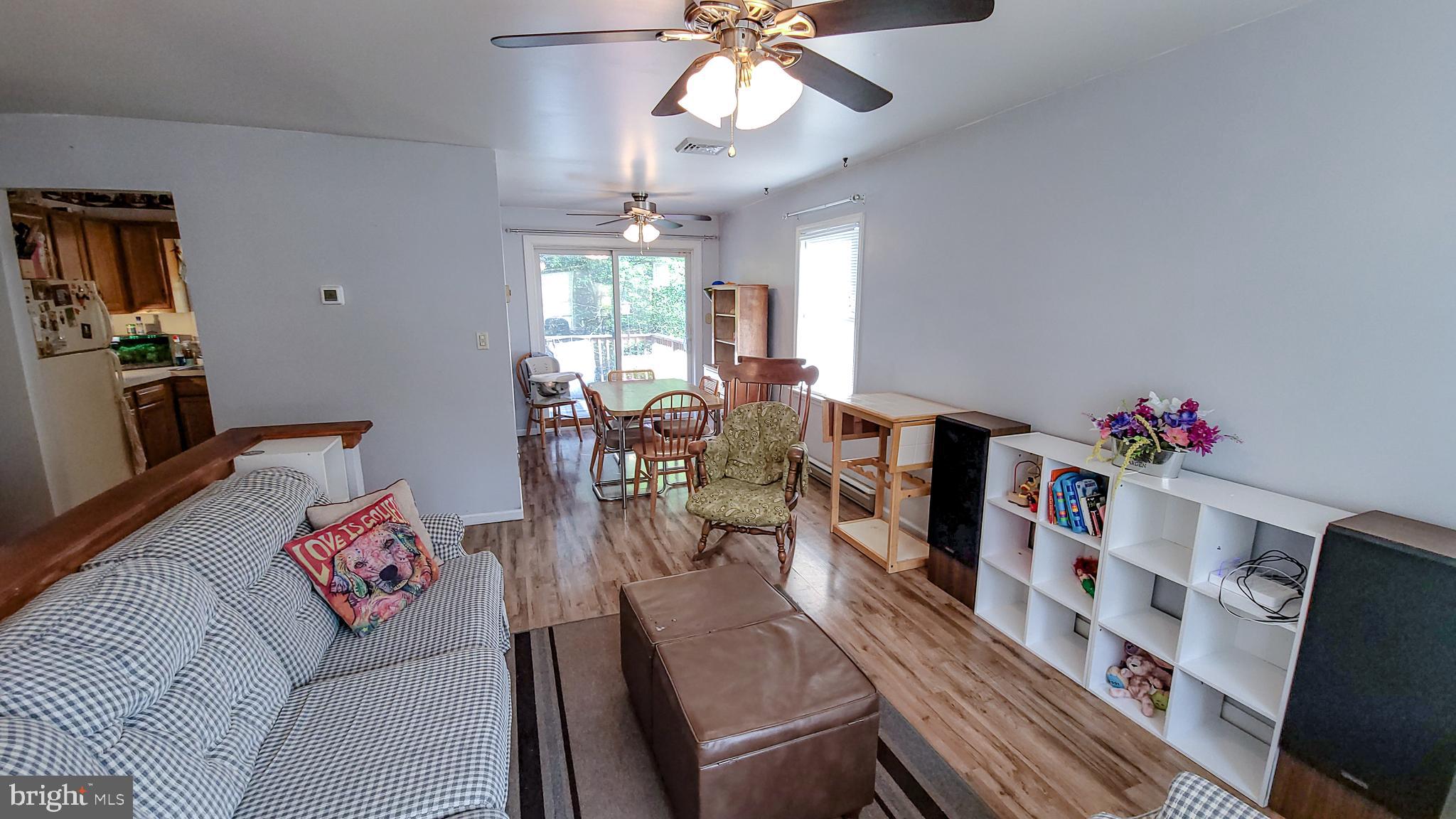 313 East Village Road Elkton, MD 21921 - Photo 2 of 13 Living Room