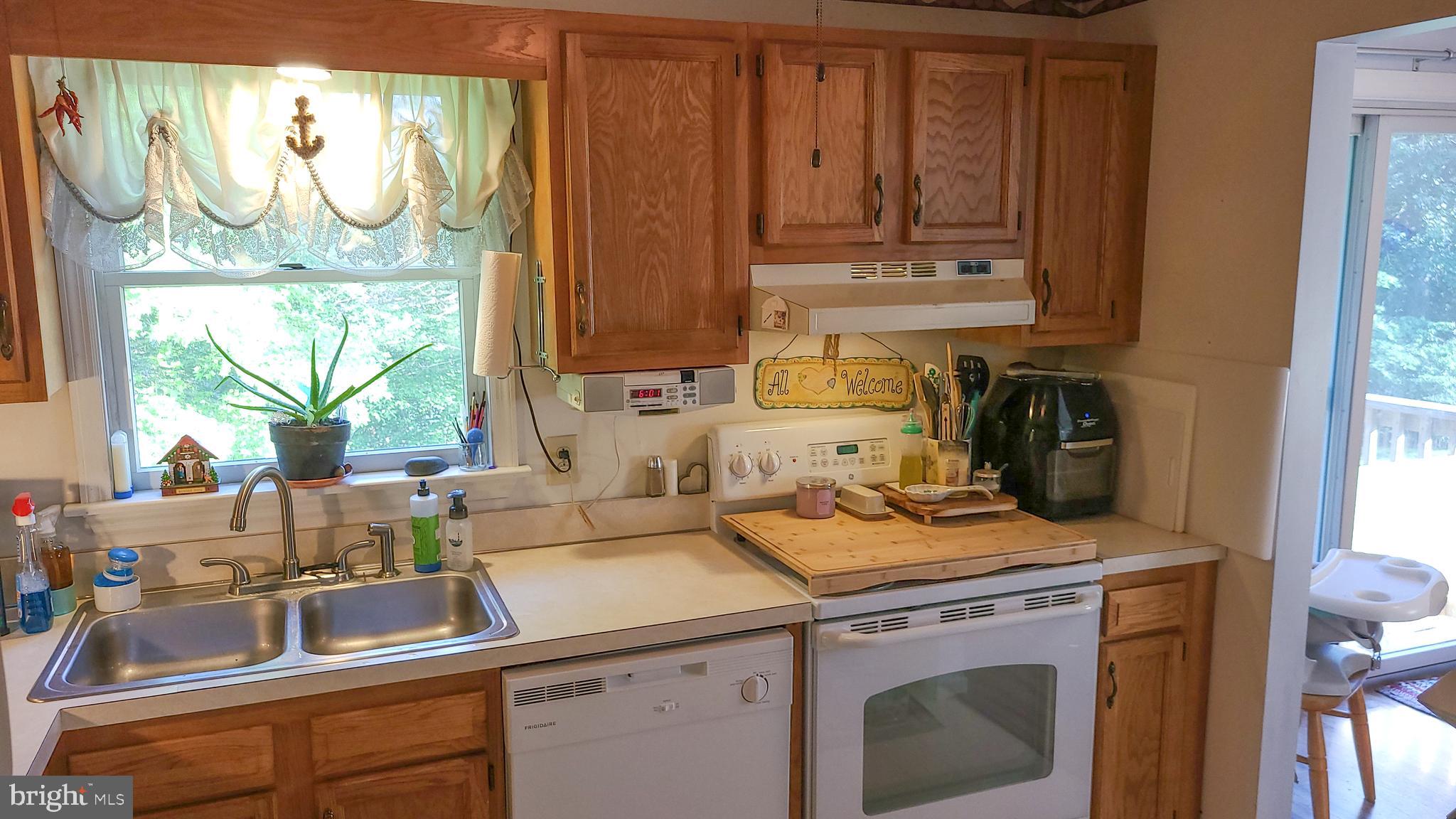 313 East Village Road Elkton, MD 21921 - Photo 4 of 13 Kitchen