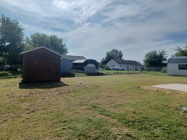 $1,095 | 920 Van Buren Avenue, Oak Grove, KY 42262