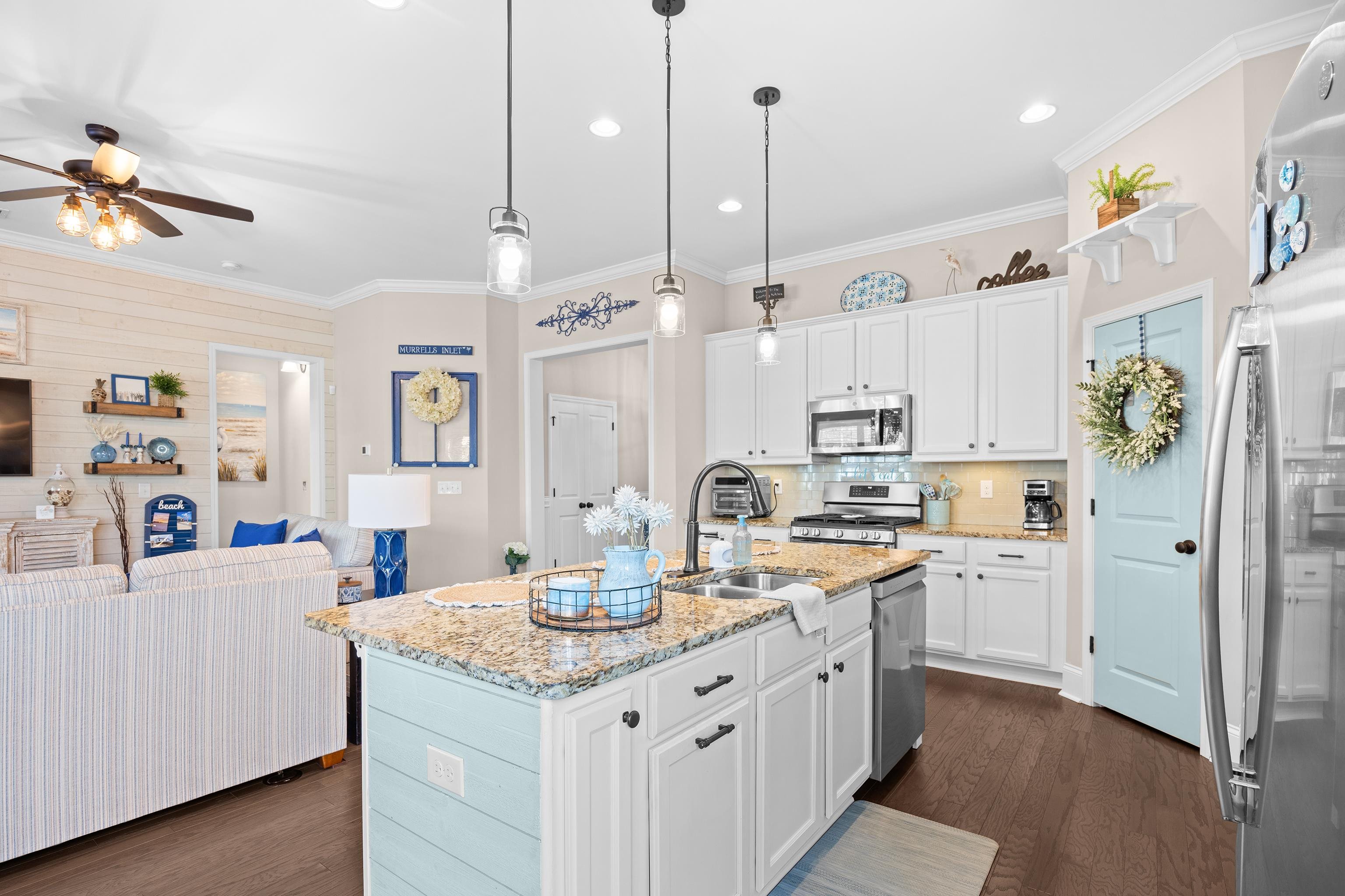 2001 Silver Island Way Murrells Inlet, SC 29576 - Photo 10 of 43 Gallery Image 10