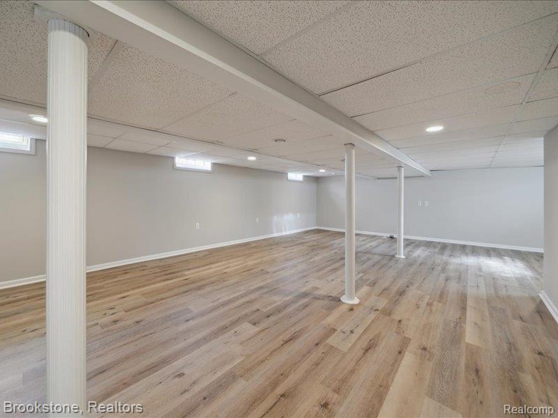 2198 Hawthorne Road Grosse Pointe Woods, MI 48236 - Photo 12 of 14