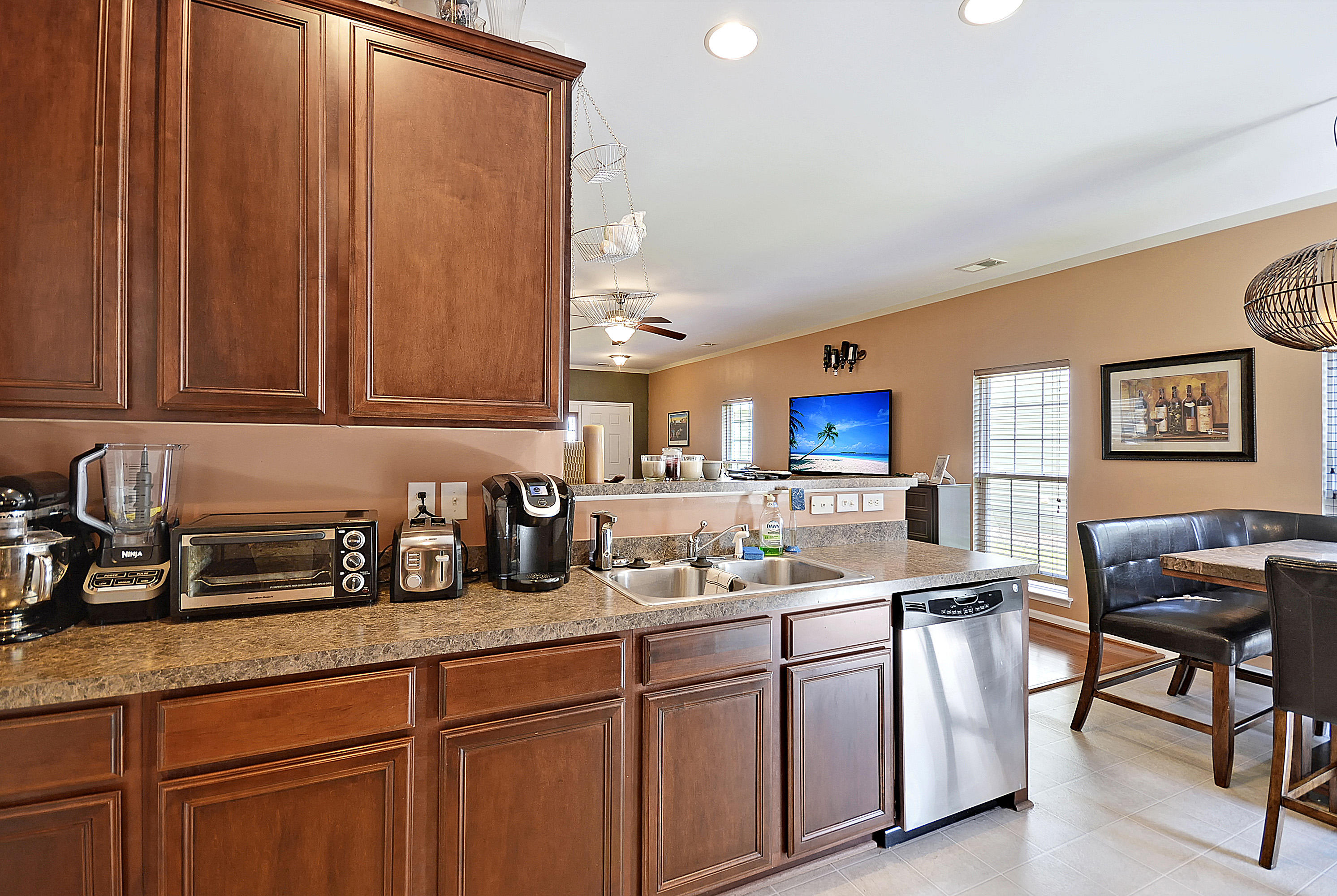 205 Island Green Road Goose Creek, SC 29445 - Photo 8 of 23 Upgraded 42" Cabinets