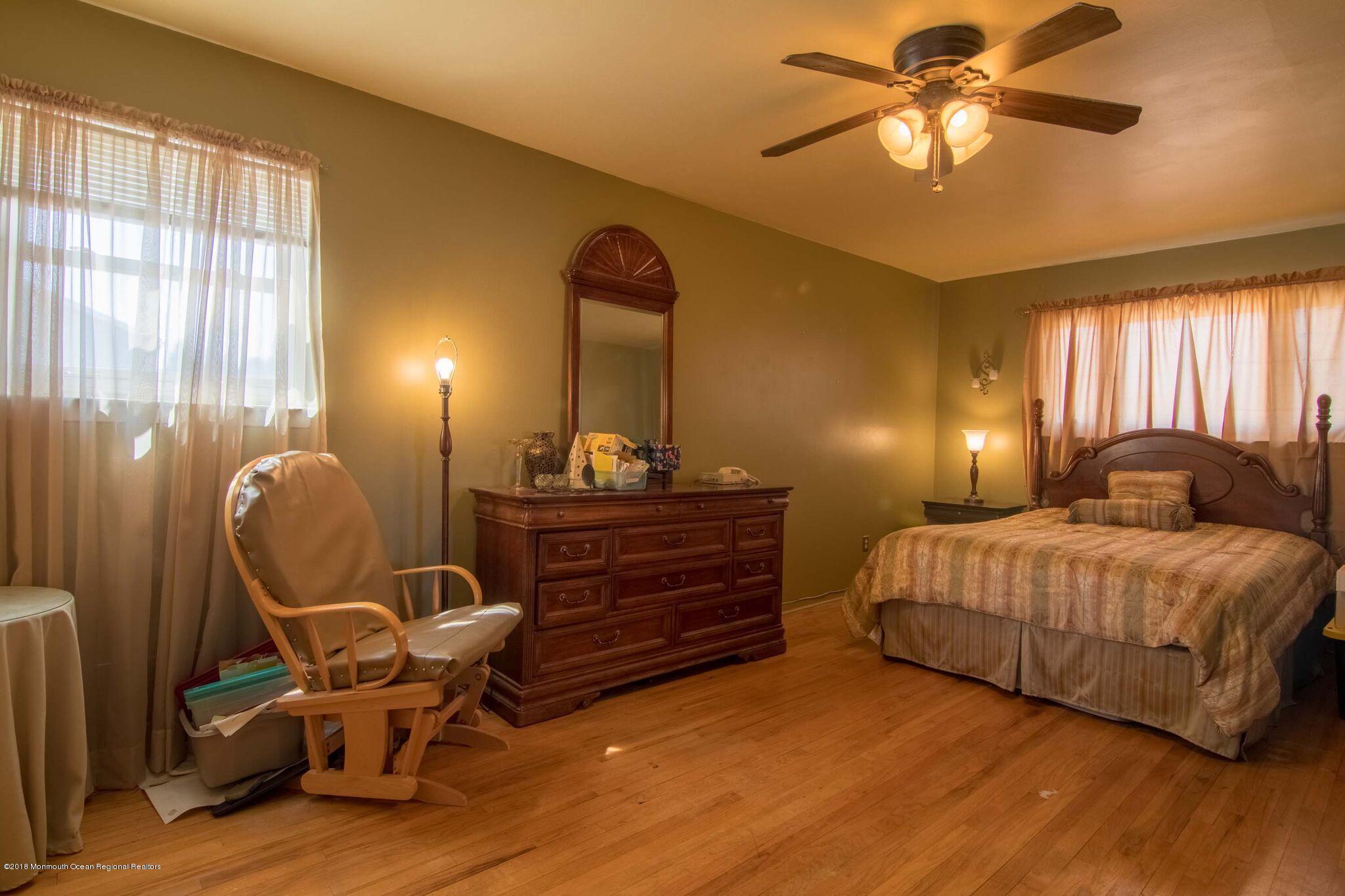 8 Tralee Road Hazlet, NJ 07730 - Photo 18 of 20 8 Tralee Rd - Mstr Bdrm
