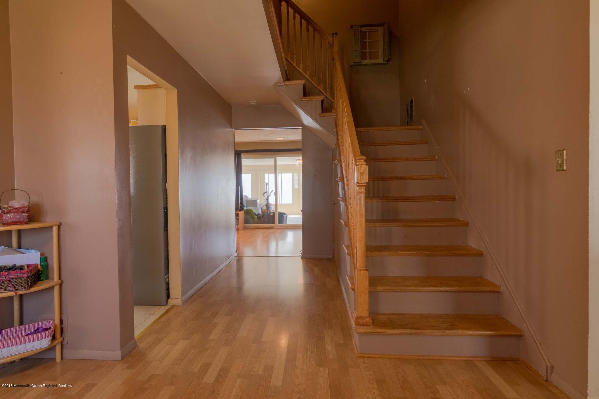 8 Tralee Road Hazlet, NJ 07730 - Photo 2 of 20 8 Tralee Rd - Foyer