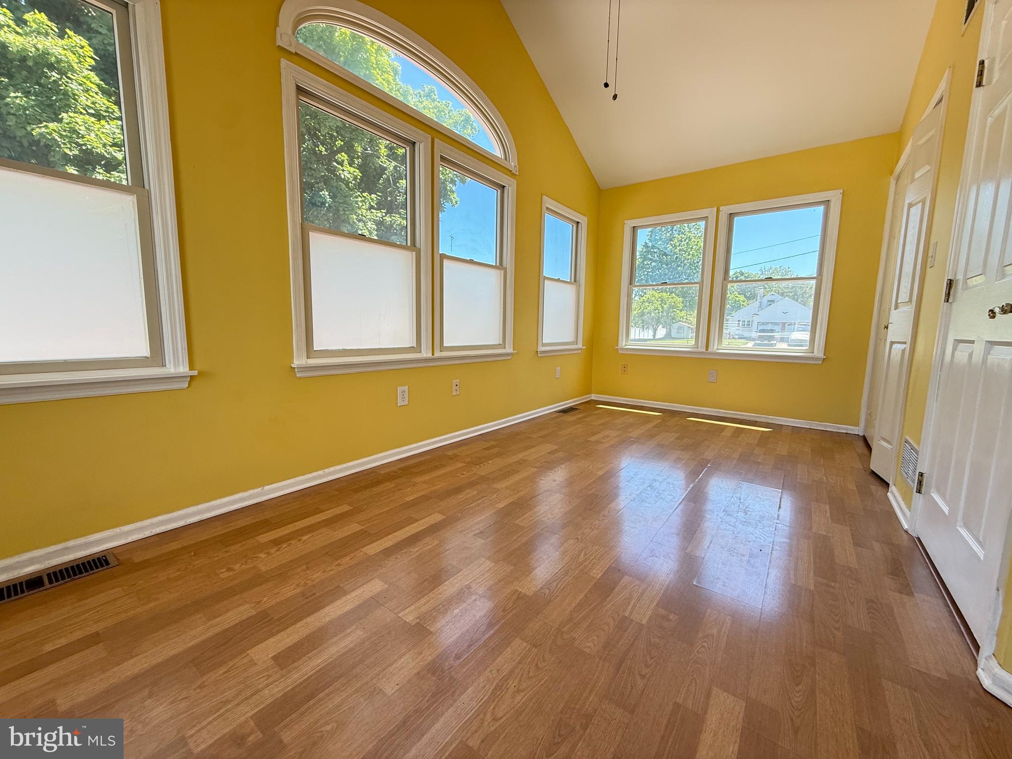 210 Kuser Road Hamilton, NJ 08619 - Photo 2 of 21