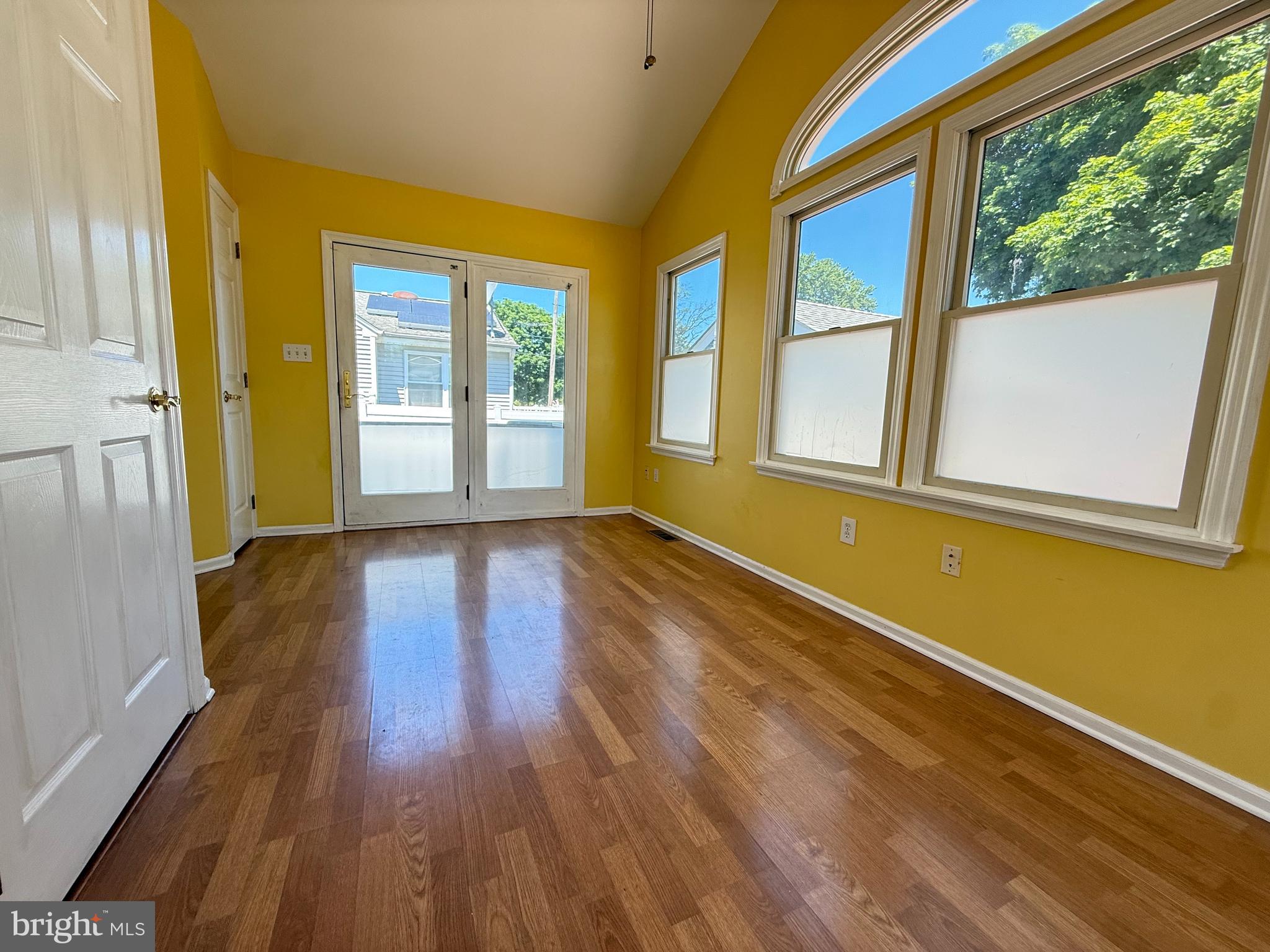 210 Kuser Road Hamilton, NJ 08619 - Photo 3 of 21