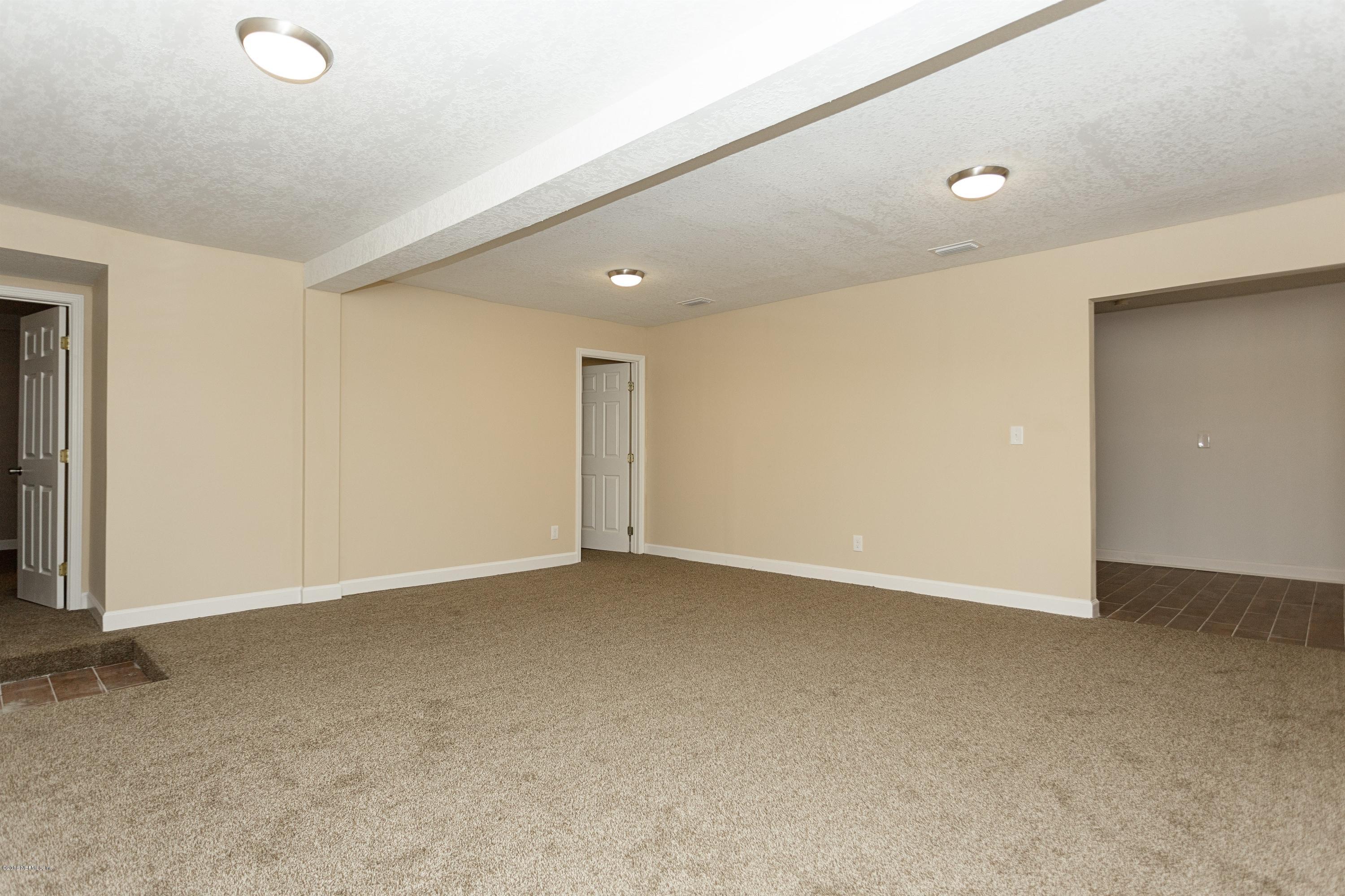 44 Middle Road Jacksonville, FL 32254 - Photo 4 of 21 004_Living & Dining Room