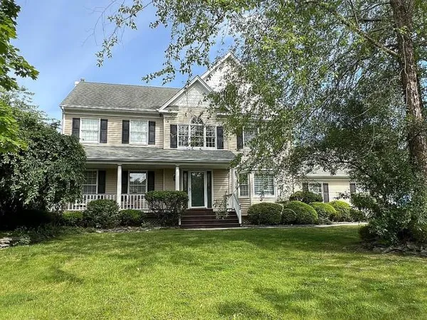 $889,000 | 62 Tallmadge Trail, Miller Place, NY 11764