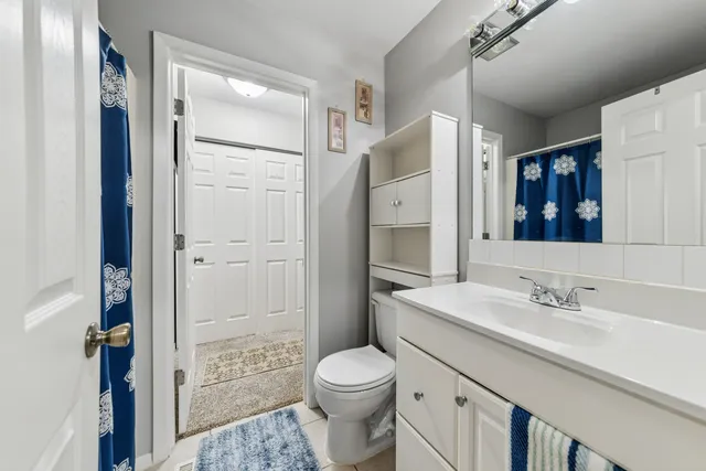 $275,000 | 822 Minnesota Circle, Carol Stream, IL 60188