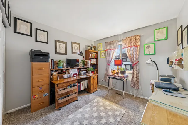 $275,000 | 822 Minnesota Circle, Carol Stream, IL 60188