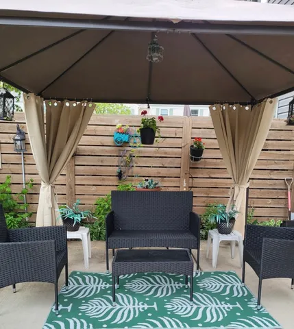 $275,000 | 822 Minnesota Circle, Carol Stream, IL 60188