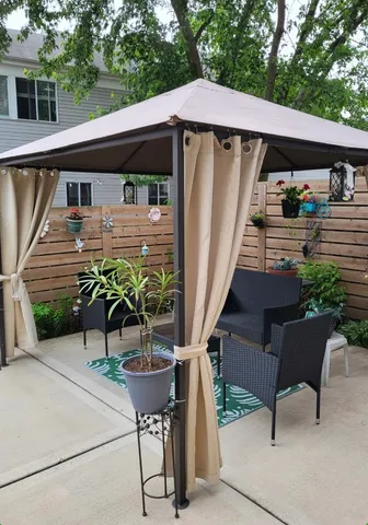 $275,000 | 822 Minnesota Circle, Carol Stream, IL 60188