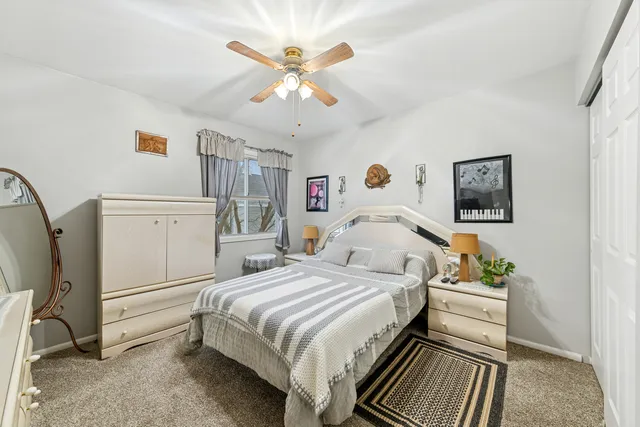 $275,000 | 822 Minnesota Circle, Carol Stream, IL 60188