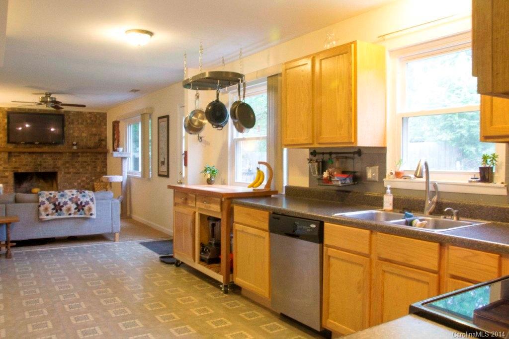 11504 5 Cedars Road Charlotte, NC 28226 - Photo 4 of 11 Gallery Image 4