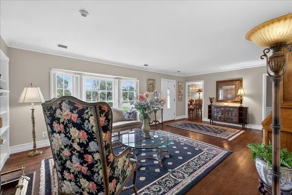 $750,000 | 3505 White Settlement Road, Fort Worth, TX 76107