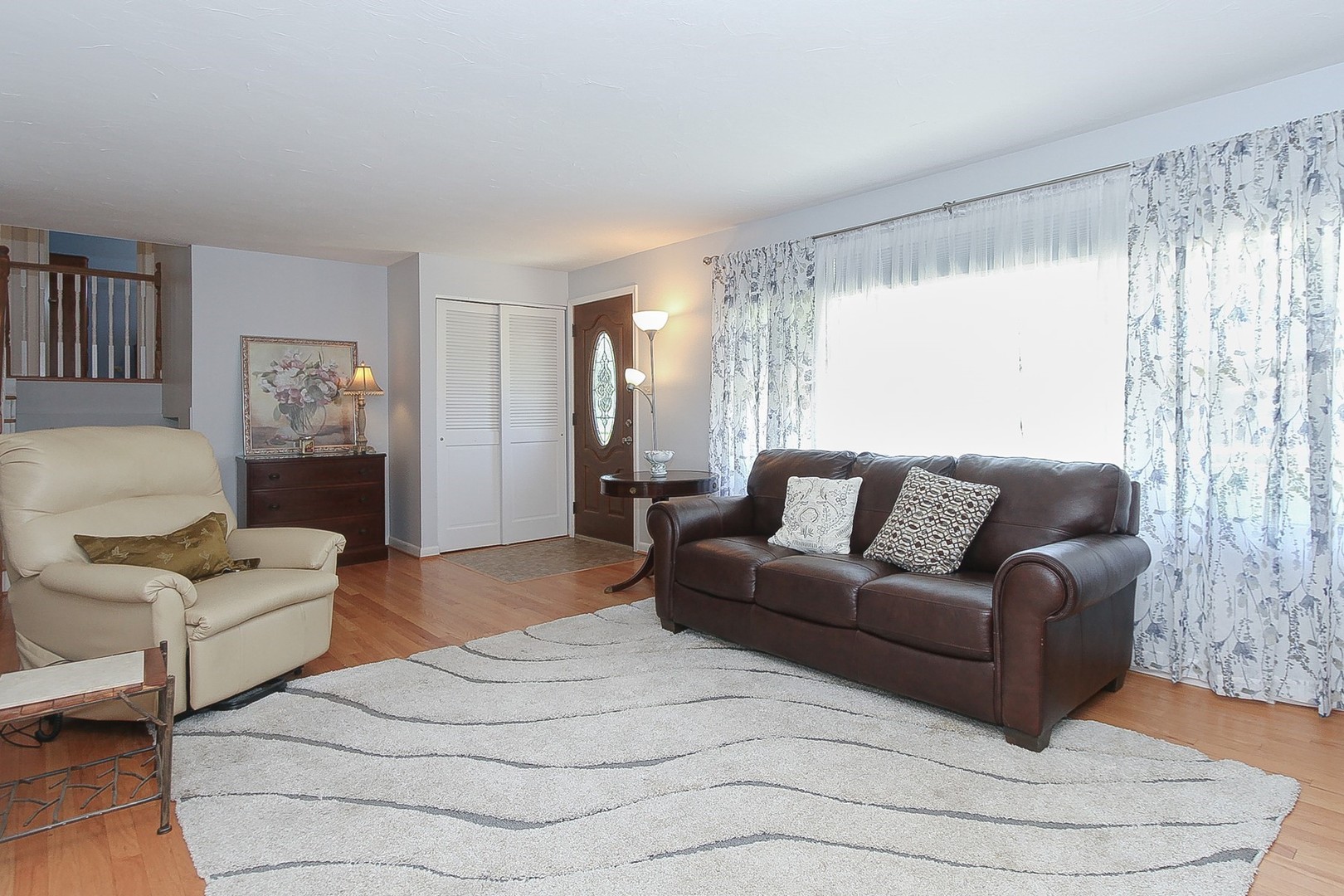 3747 Rugen Road Glenview, IL 60025 - Photo 3 of 25 Gallery Image 3