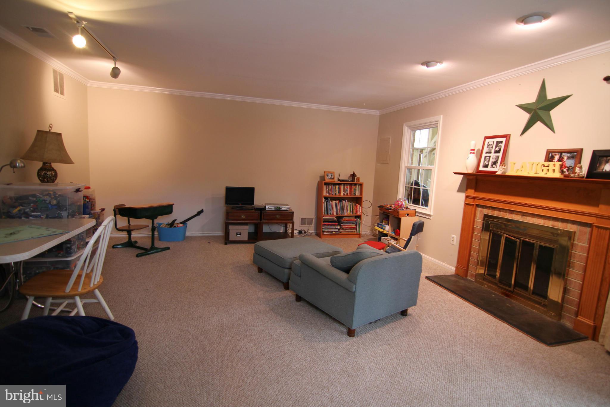 6801 Wild Rose Court Springfield, VA 22152 - Photo 12 of 15 Family Room
