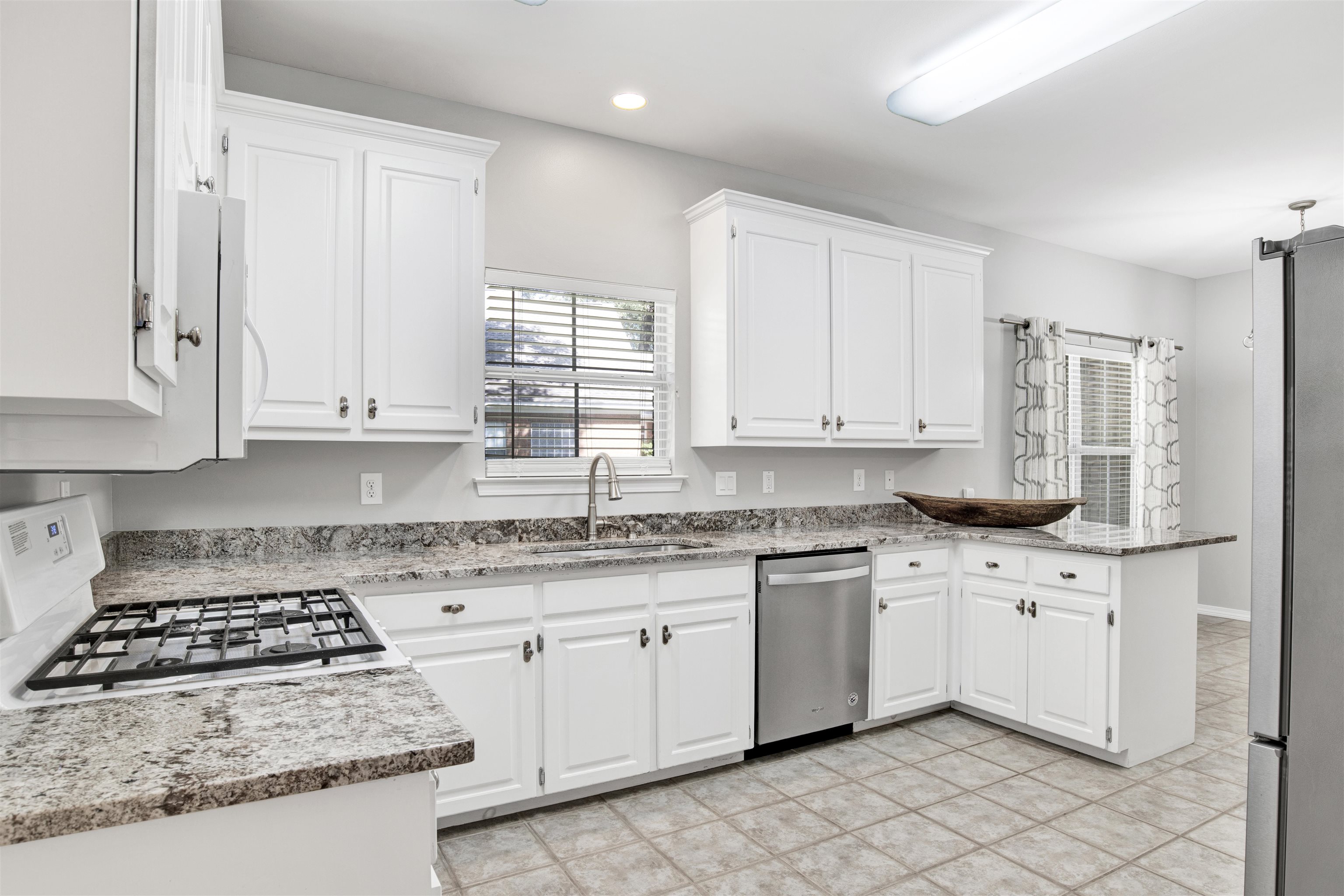 9426 Aspen Circle Daphne, AL 36527 - Photo 23 of 35 Kitchen