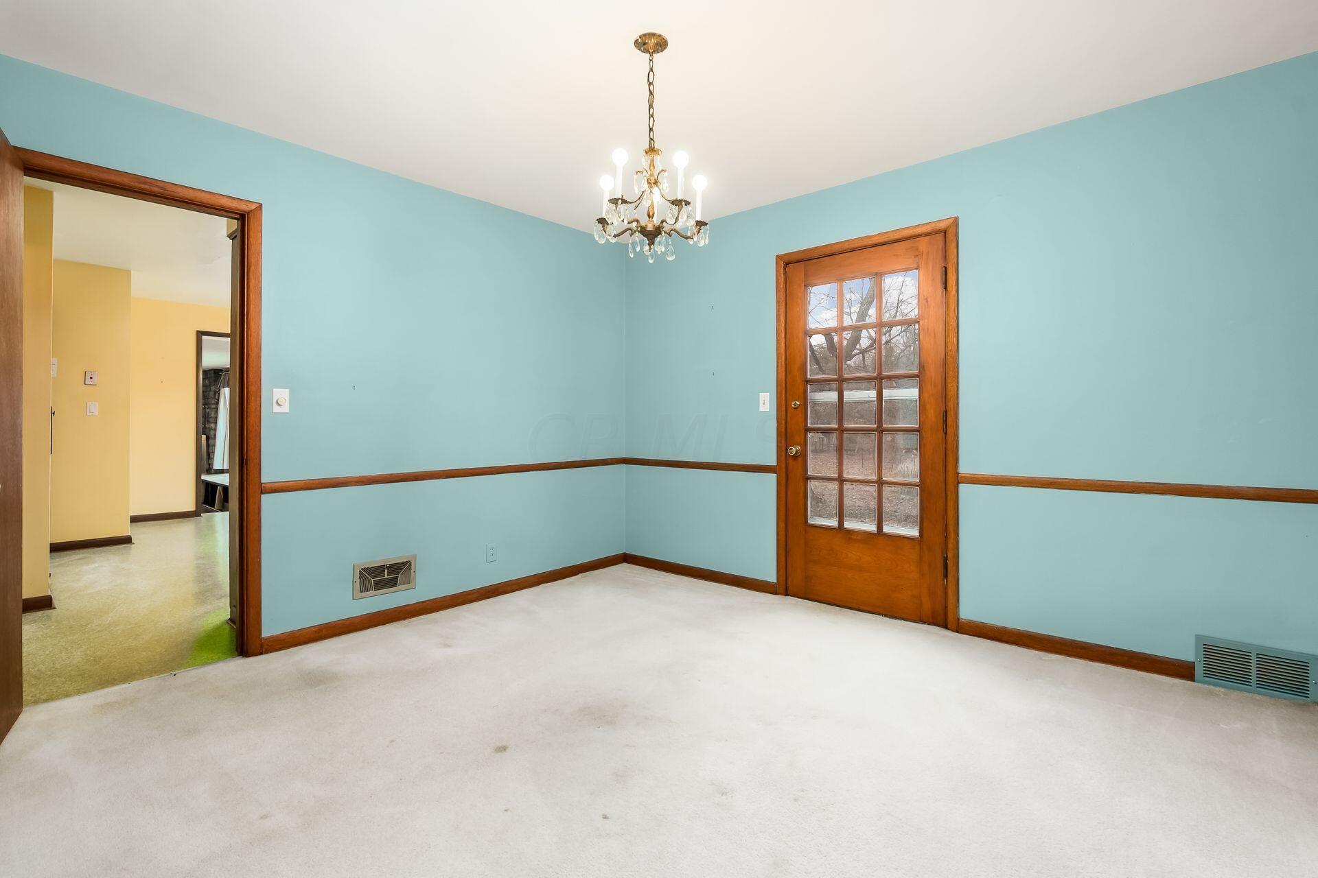 253 Croswell Road Columbus, OH 43214 - Photo 10 of 45 Dining Room