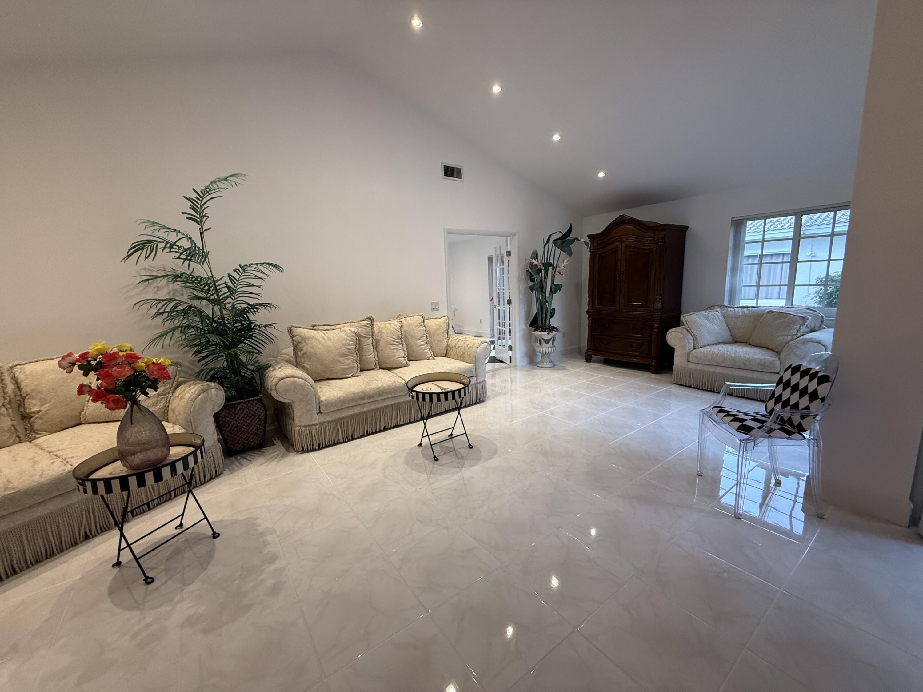6105 Via Laguna Lane Boca Raton, FL 33433 - Photo 13 of 75 SPACIOUS LIVING ROOM
