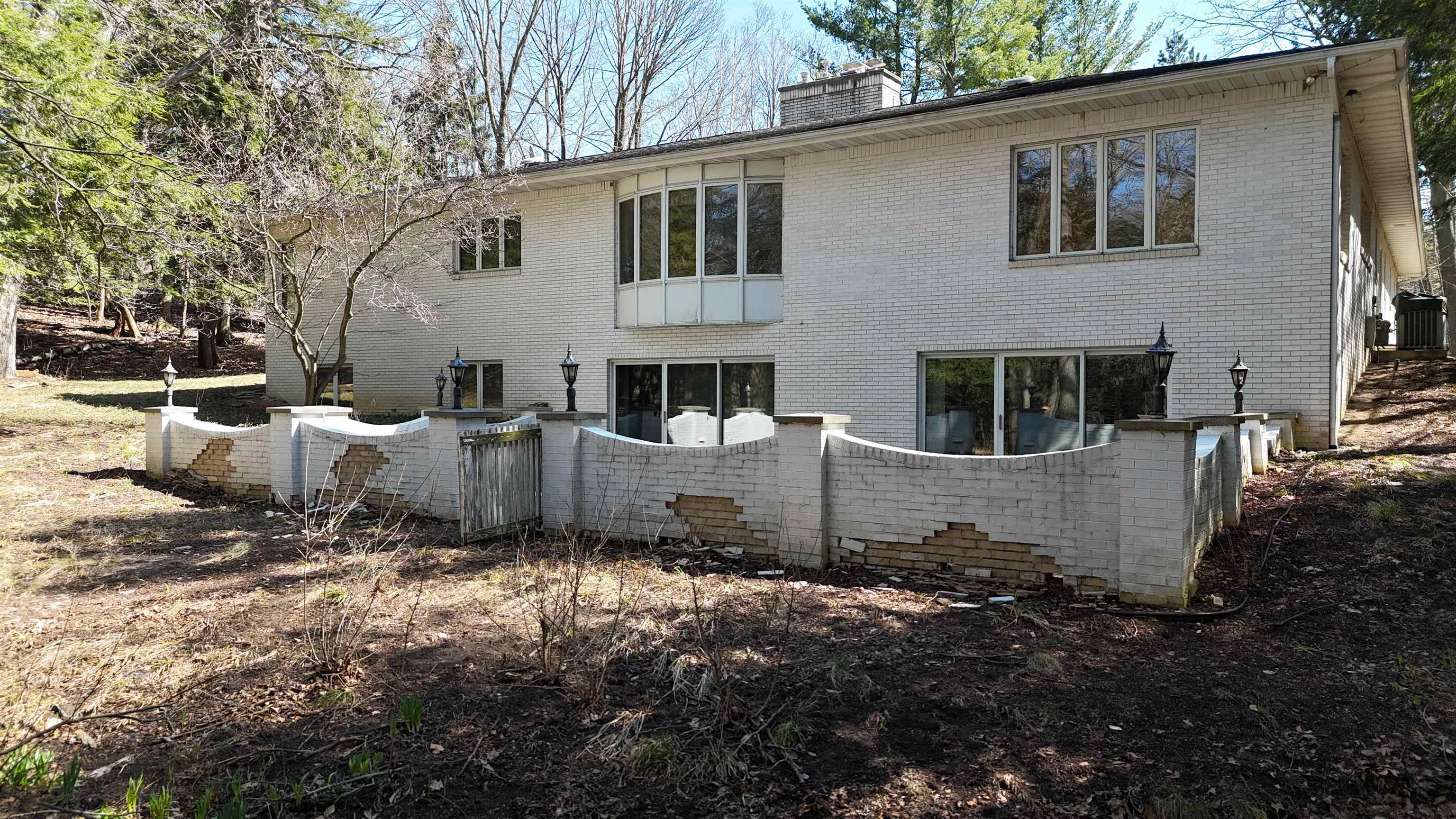 555 East Deerfield Road Mount Pleasant, MI 48858 - Photo 3 of 48