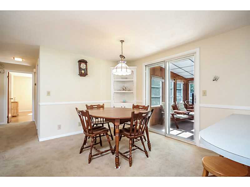 38 Douglas Road Warwick, RI 02886 - Photo 8 of 25 Dining Area.