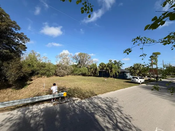 a view of a basketball court