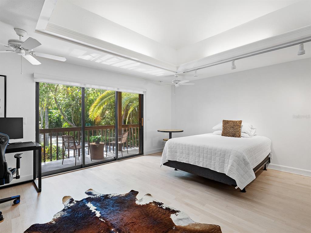 2613 Temple Street Sarasota, FL 34239 - Photo 25 of 54