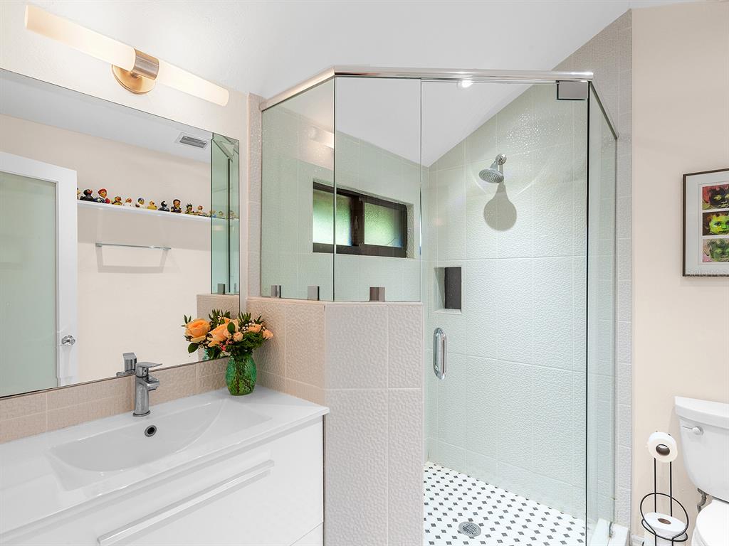 2613 Temple Street Sarasota, FL 34239 - Photo 28 of 54