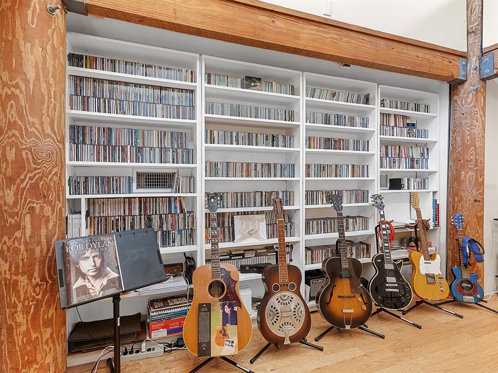 2613 Temple Street Sarasota, FL 34239 - Photo 31 of 54