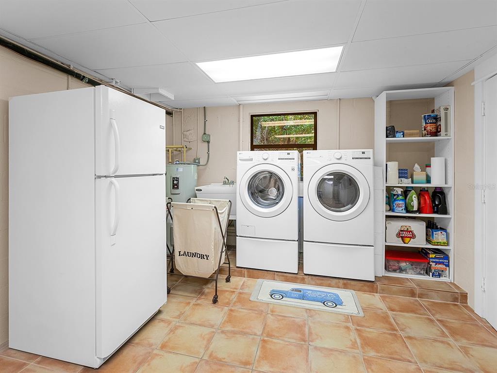 2613 Temple Street Sarasota, FL 34239 - Photo 42 of 54