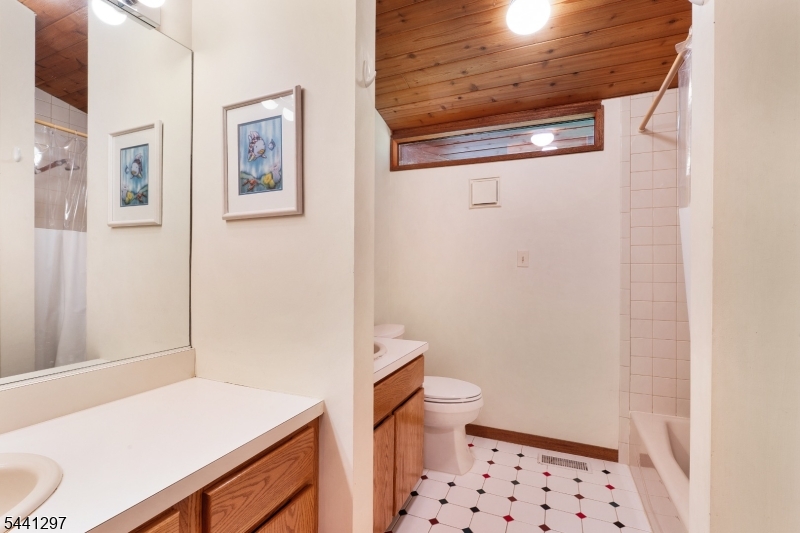 6 Farm Road Chester, NJ 07930 - Photo 35 of 41
