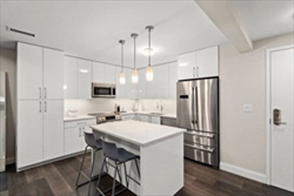 $1,260,000 | 771 Harrison Avenue, Unit 407, Boston, MA 02118