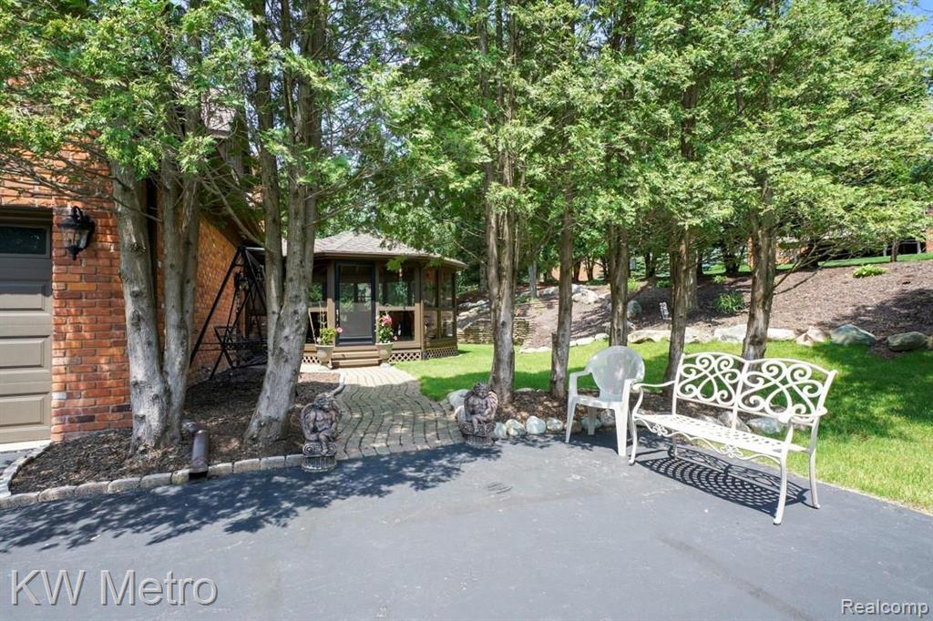 36915 Valley Ridge Drive Farmington Hills, MI 48331 - Photo 38 of 39