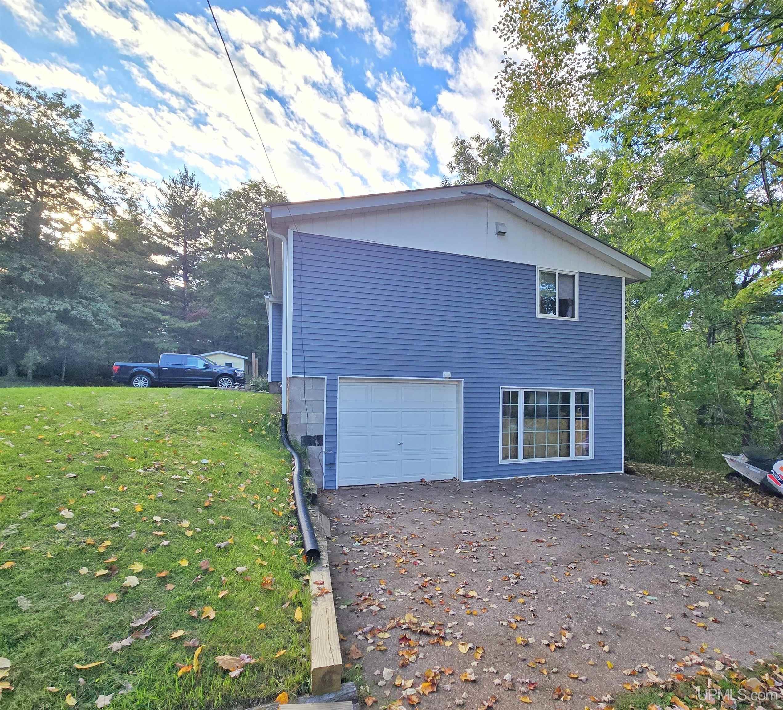 659 Roosevelt Road Niagara, WI 54151 - Photo 4 of 40